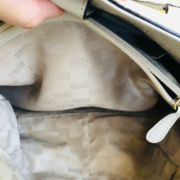 Michael Kors White leather handbag with wallet - Picture 8 of 14